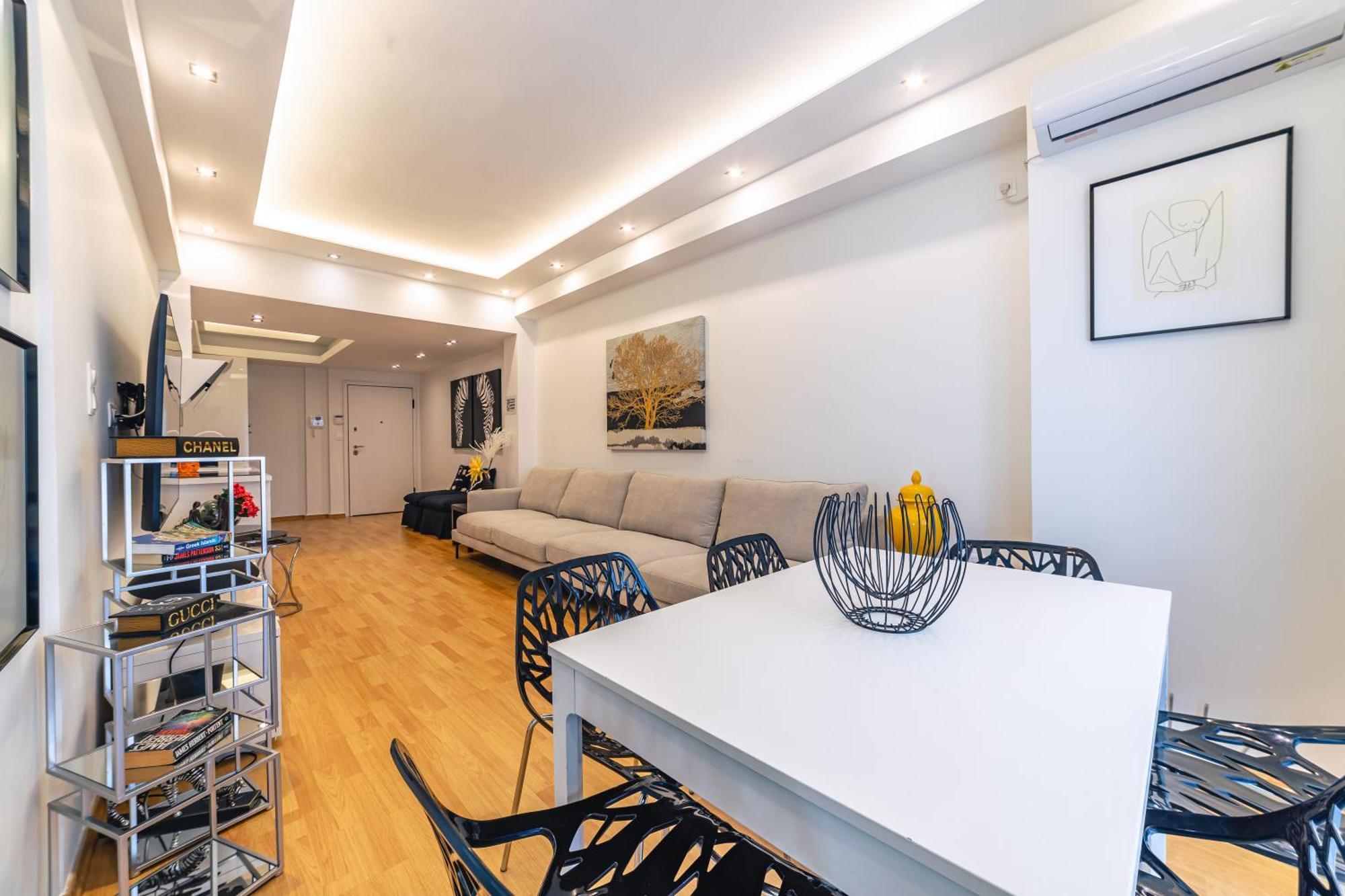 D9 Center Of Glyfada * Athens