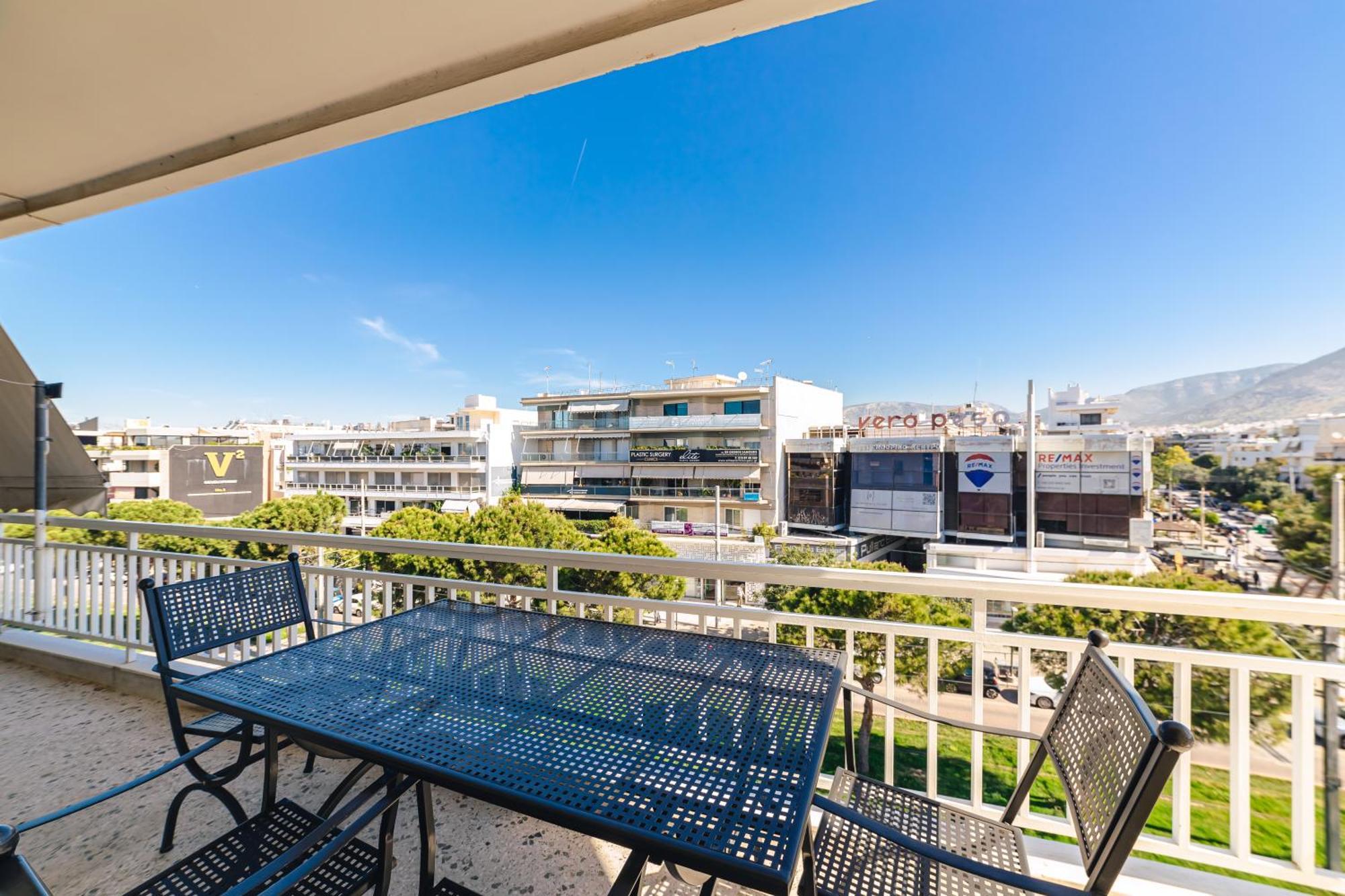 D9 Center Of Glyfada *
